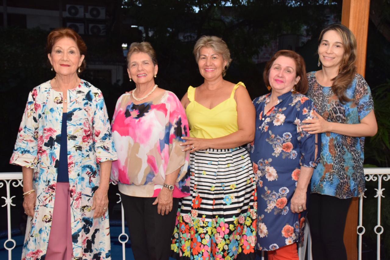 Raquel Olaya de Naranjo, Graciela Bahamon Obies, María Eugenia Zamora Cerón, María Esperanza Gutiérrez y Luz Ángela Espinosa.